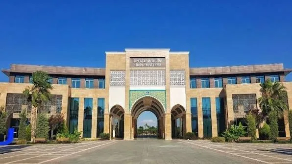 جامعة أنطاليا للعلوم