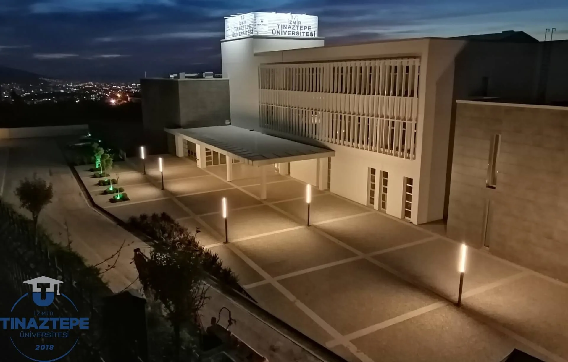 جامعة إزمير تينازتيبي