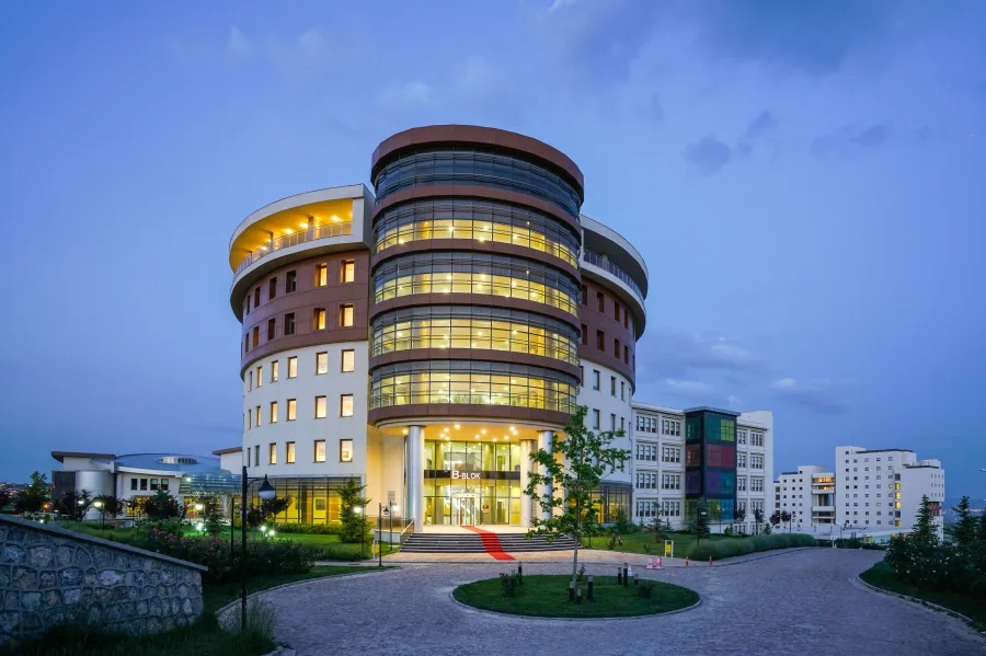 جامعة أوفق